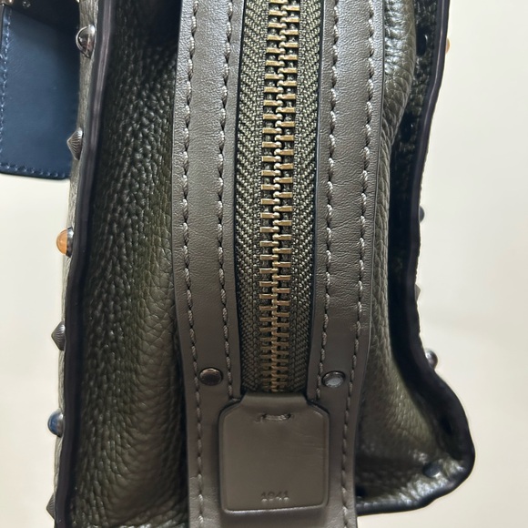 Coach || Rogue 25 with Rivets - Picture 4 of 8